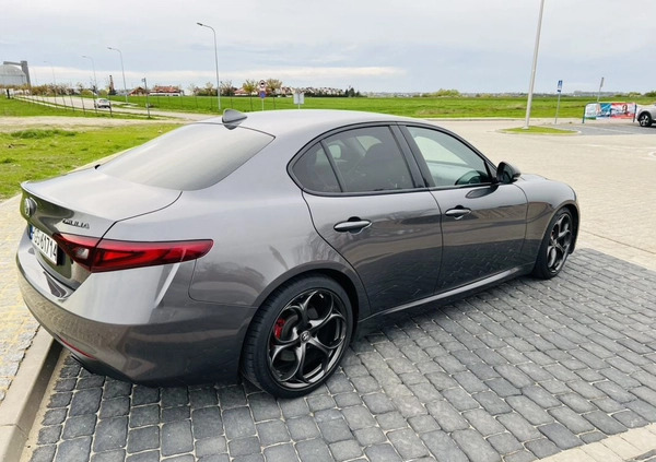 Alfa Romeo Giulia cena 92900 przebieg: 80400, rok produkcji 2019 z Piaski małe 529